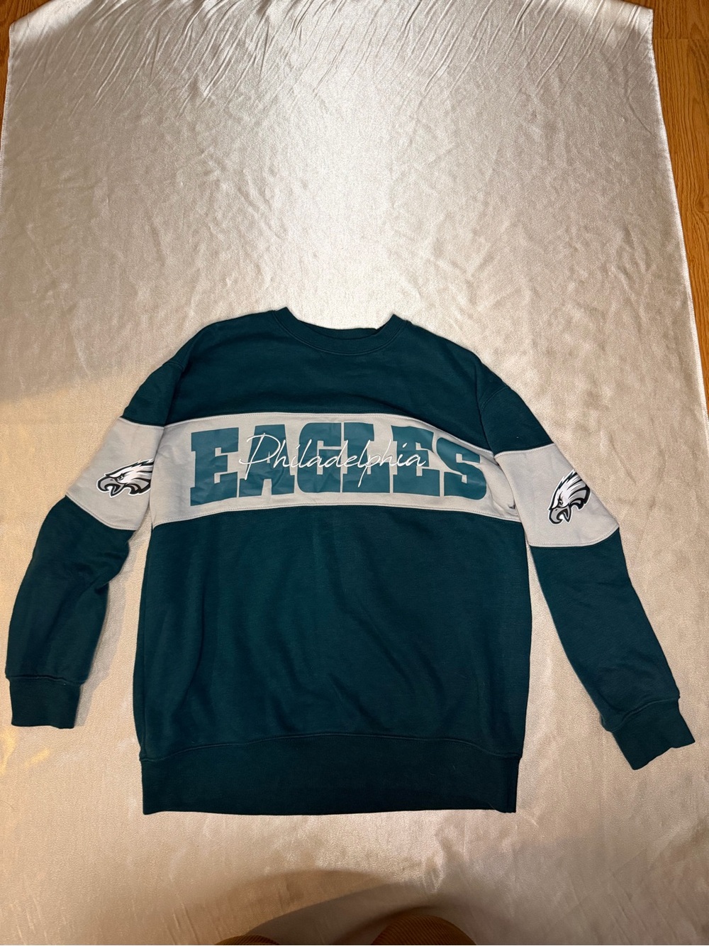 NFL Team Apparel Philadelphia Eagles Colorblock Crewneck Sweatshirt Size M